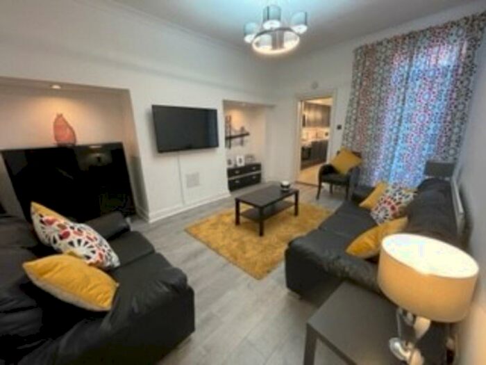 2 Bedroom Apartment To Rent In Oakland Road, Jesmond, Newcastle, Tyne And Wear, NE2