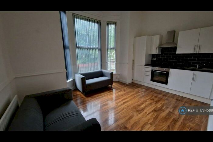 2 Bedroom Flat To Rent In Seymour Road, Manchester, M8