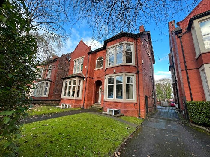 2 Bedroom Apartment To Rent In A Barlow Moor Road, Didsbury, M20