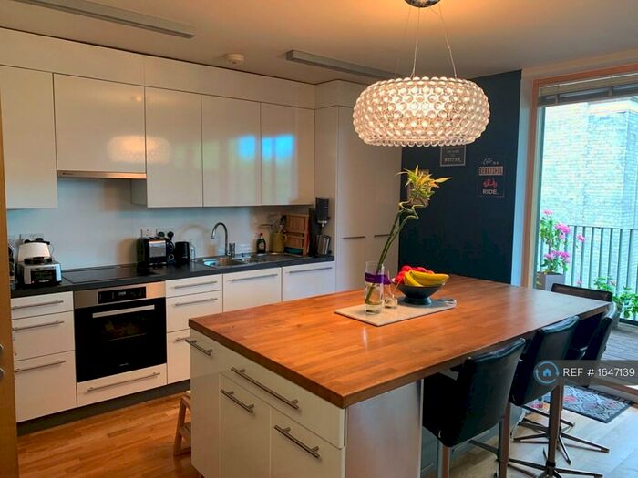 2 Bedroom Flat To Rent In St. James's Road, London, SE16