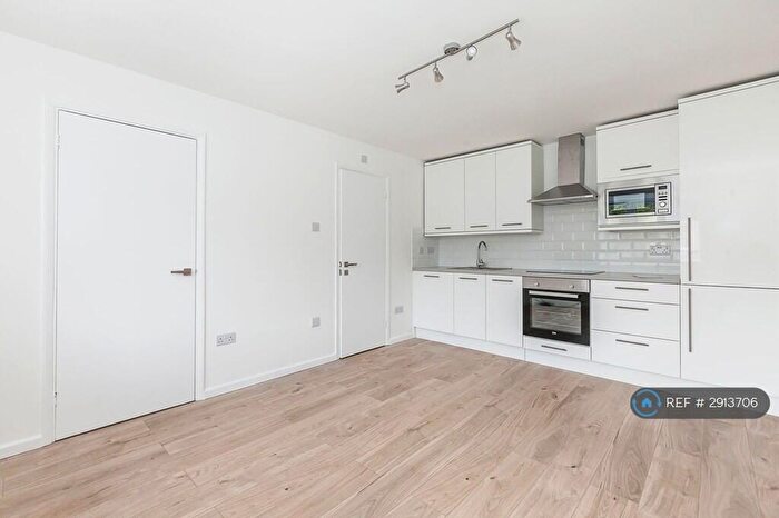 1 Bedroom Flat To Rent In South Birkbeck Road, London, E11