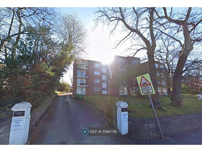 2 Bedroom Flat To Rent In Lynwood Court, Manchester, M8
