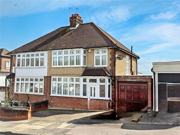 3 Bedroom Semi Detached House For Sale In Woodfall Avenue, Barnet, EN5