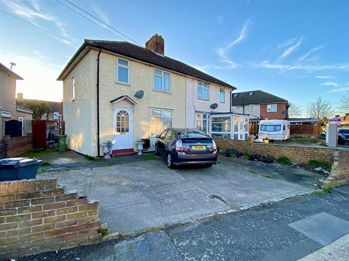 3 Bedroom Semi Detached House For Sale In Studley Road, Dagenham, RM9