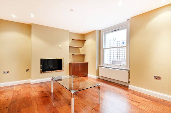 2 Bedroom Flat For Sale In Gloucester Mews, Bayswater, London, W2