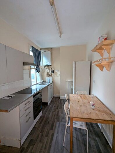 4 Bedroom Flat To Rent In Philip Lane, London, N15