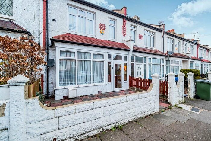 3 Bedroom Terraced House To Rent In Crumpsall Street, London, SE2