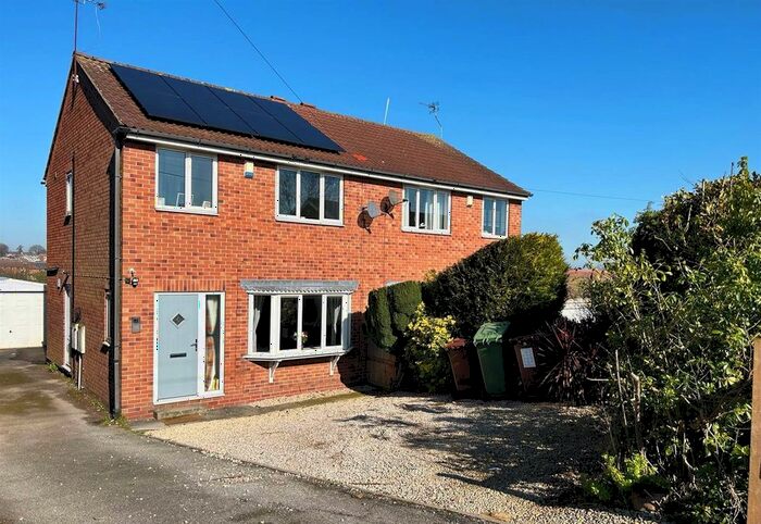 3 Bedroom Semi-Detached House To Rent In Bexhill Close, Pontefract, WF8