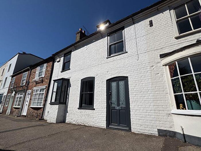 3 Bedroom Cottage For Sale In Immaculate Town Centre Home On North Street, Wareham, BH20