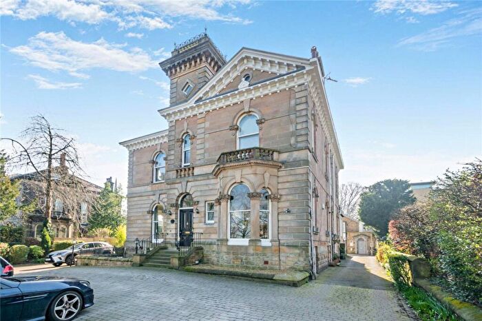 2 Bedroom Apartment For Sale In Otley Road, Harrogate, North Yorkshire, HG2
