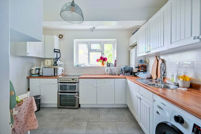 2 Bedroom Flat To Rent In Vincent House, New Malden, KT3