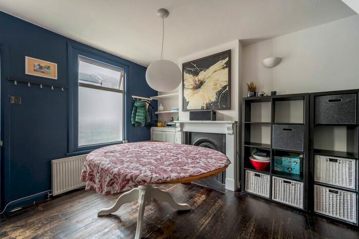 2 Bedroom Terraced House To Rent In Warren Road, Croydon, CR0