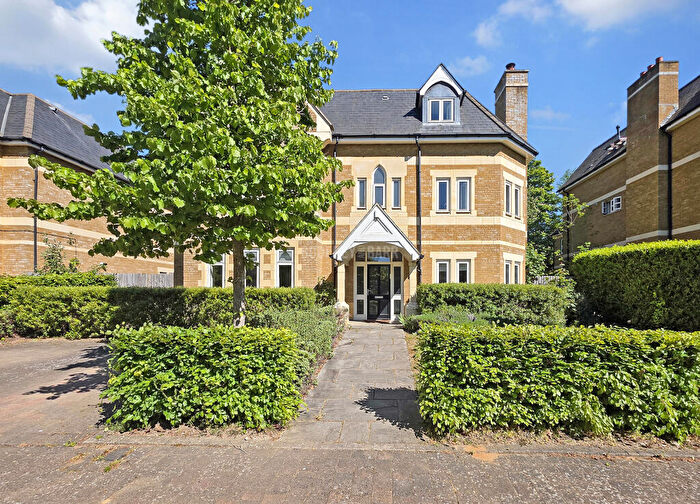 6 Bedroom Detached House For Sale In Havanna Drive, Temple Fortune, NW11