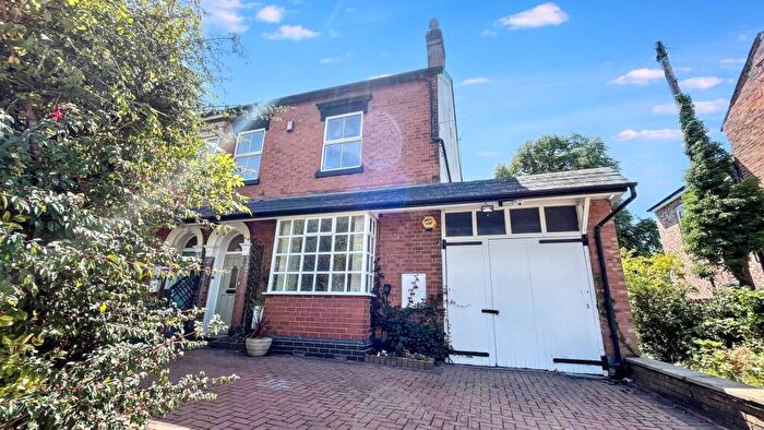 4 Bedroom Semi-Detached House For Sale In Valentine Road, Kings Heath, B14