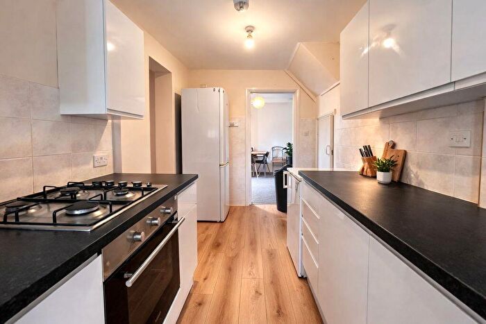 1 Bedroom Terraced House To Rent In The Avenue, Brighton, BN2