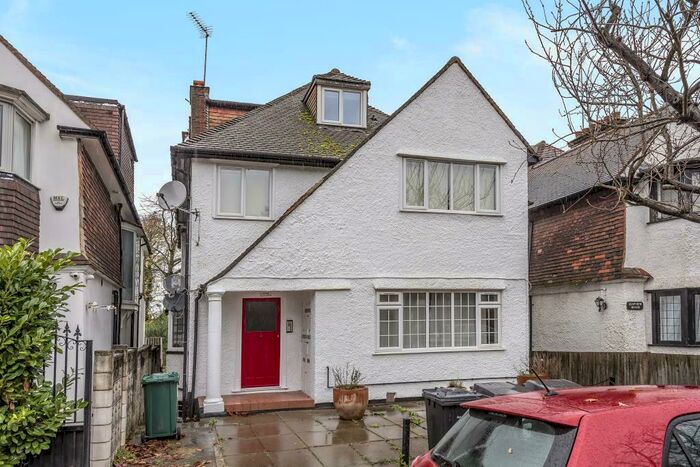 2 Bedroom Apartment To Rent In Hampstead, NW11