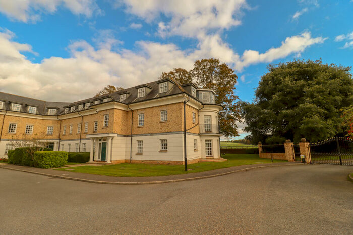 2 Bedroom Flat To Rent In The Gallops Old Station Road, Newmarket, CB8