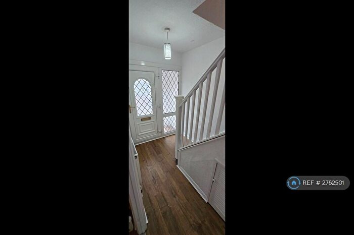 3 Bedroom Terraced House To Rent In Woodside Close, Rainham, RM13