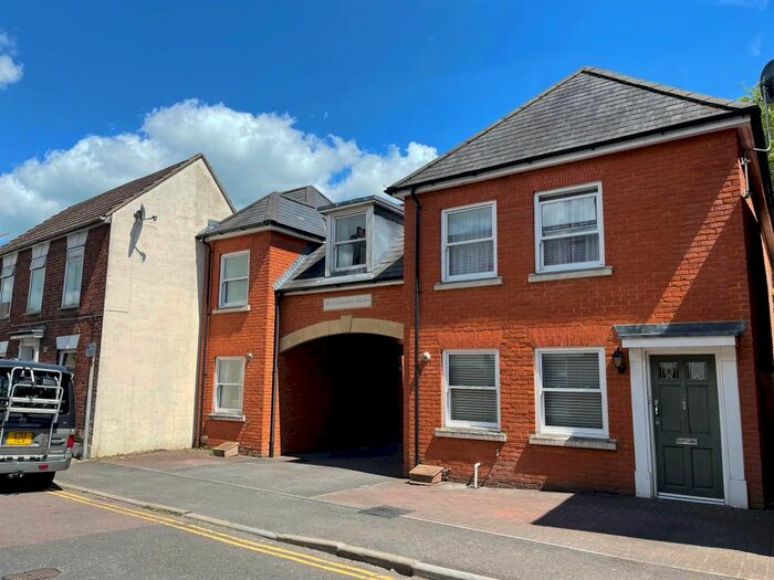 3 Bedroom Terraced House To Rent In St. Clements Mews, Salisbury, SP2
