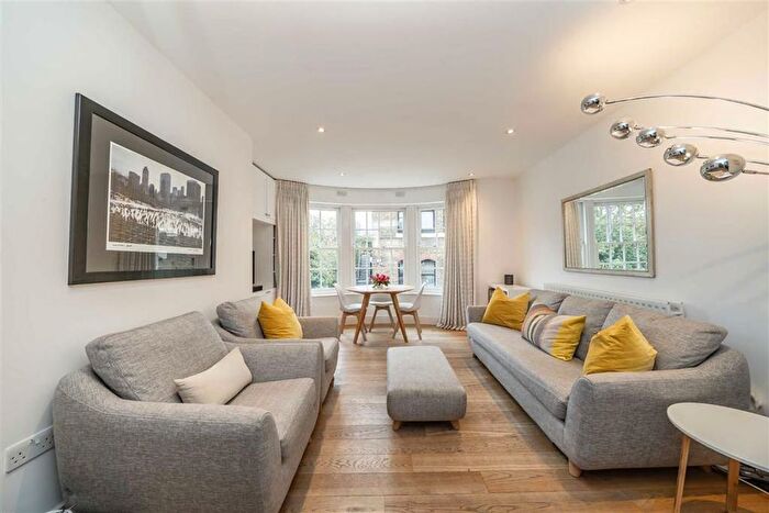 2 Bedroom Maisonette For Sale In Feathers Place, Greenwich, SE10