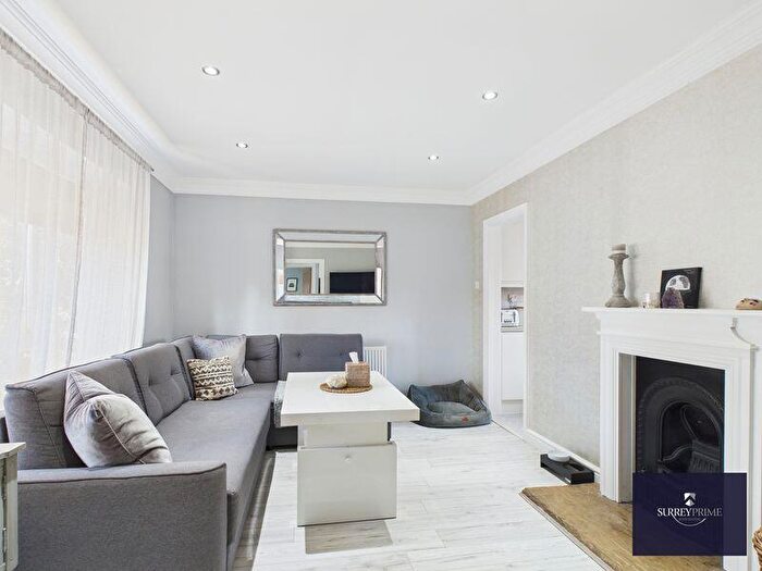 2 Bedroom Ground Maisonette For Sale In Two Bedroom Ground Floor Maisonette Leatherhead, KT24