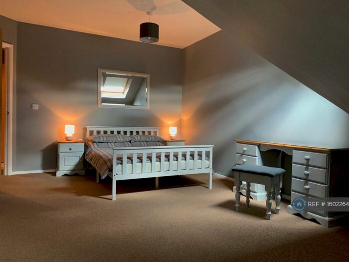 1 Bedroom Penthouse To Rent In Warwick Road, Banbury, OX16