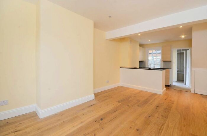 2 Bedroom Terraced House To Rent In Oakhill Place, East Putney, London, SW15