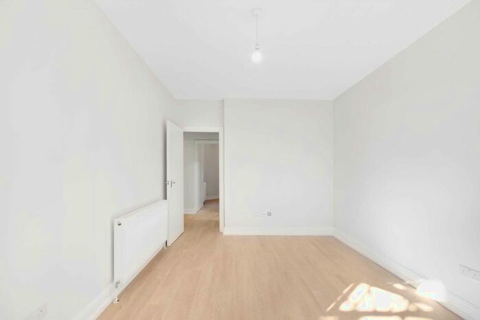 2 Bedroom Flat To Rent In Richmond Way, Shepherds Bush, W12