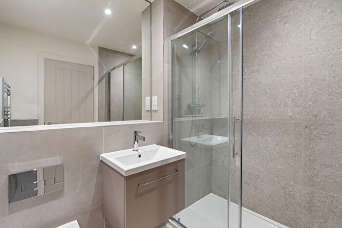 4 Bedroom Semi-Detached House To Rent In Lodge Road, Lymington, Hampshire, SO41