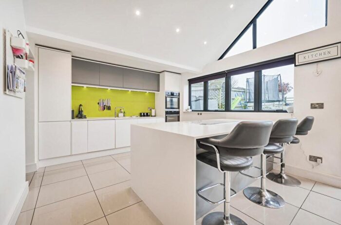 4 Bedroom Detached House For Sale In Morton King Close, Shabbington, HP18