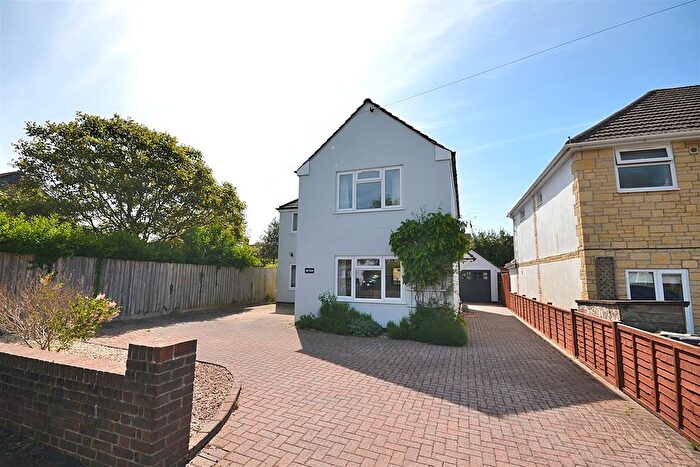 3 Bedroom Detached House For Sale In Garfield Avenue, Dorchester, DT1
