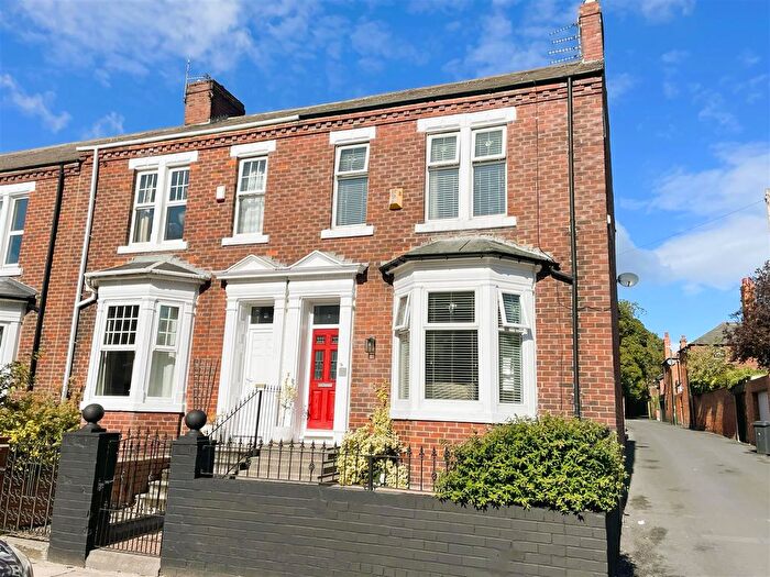 3 Bedroom End Of Terrace House For Sale In Blagdon Avenue, South Shields, NE34