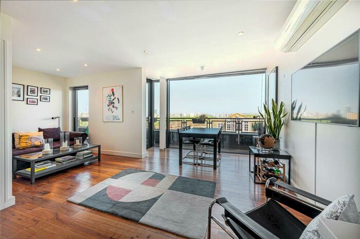 2 Bedroom Penthouse To Rent In Lavender Hill, SW11
