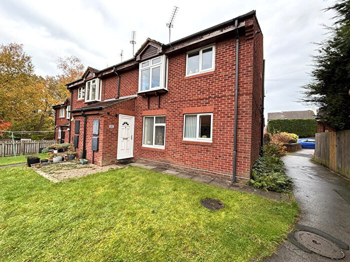 2 Bedroom Apartment To Rent In Kingfisher Way, Leeds, West Yorkshire, LS17