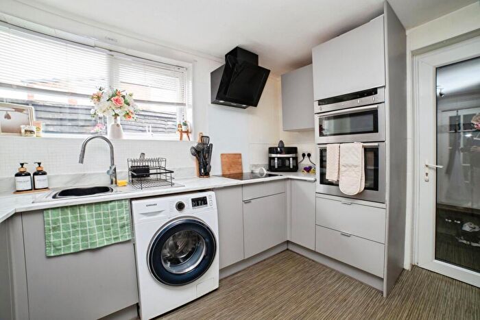 3 Bedroom End Of Terrace House For Sale In Meden Bank, Stanton Hill, Sutton-in-Ashfield, Nottinghamshire, NG17