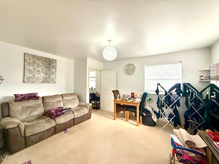 1 Bedroom Flat To Rent In Gilson Place, Coppetts Road, London, N10