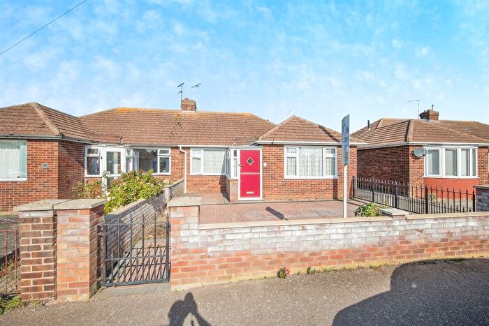 3 Bedroom Semi-Detached Bungalow For Sale In Dove Crescent, Harwich, CO12