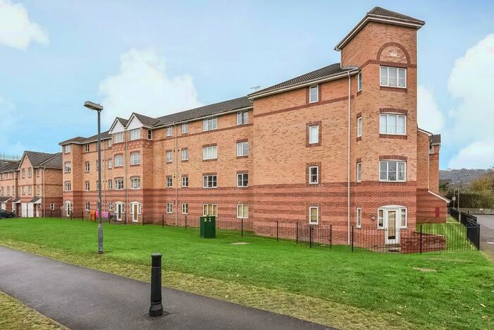 2 Bedroom Apartment To Rent In High Wycombe, Buckinghamshire, HP13