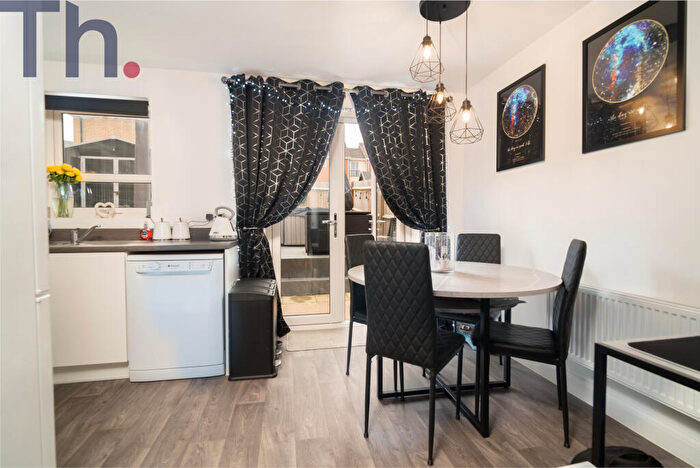 3 Bedroom End Of Terrace House For Sale In Newport, Isle Of Wight, PO30