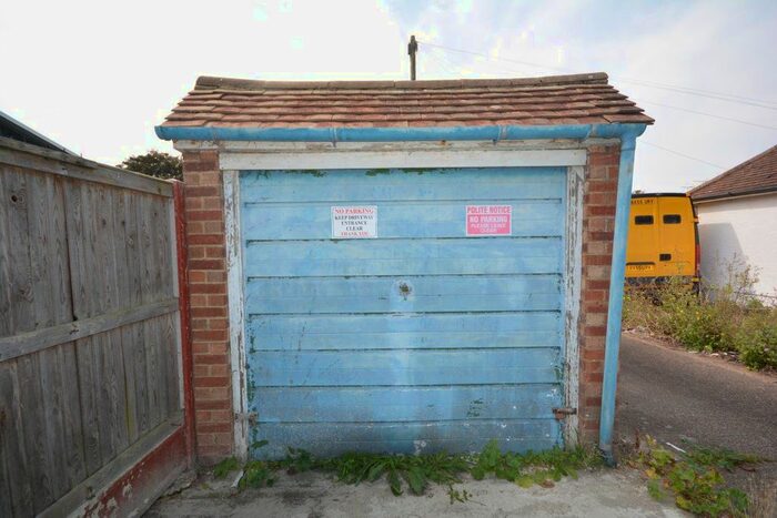 Garage / Parking To Rent In Garage At Vine Close, Ramsgate, CT11