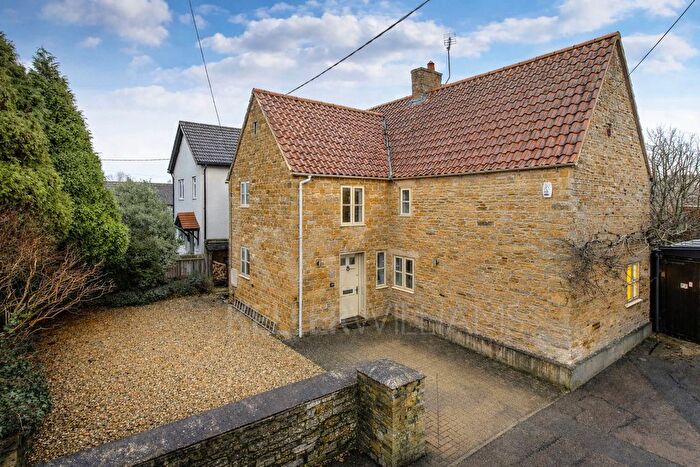 3 Bedroom Semi Detached House For Sale In Pound Lane, Great Billing, Northampton, NN3