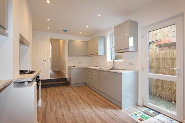 3 Bedroom Terraced House To Rent In Fotheringham Road, EN1