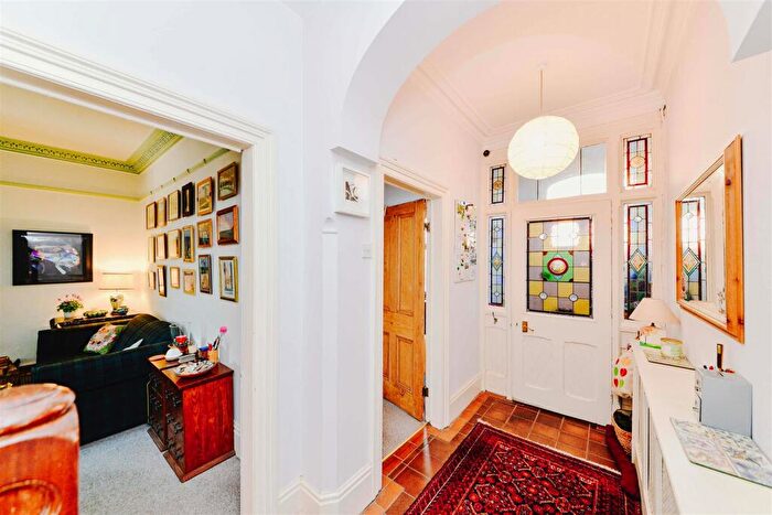 4 Bedroom Detached House For Sale In Blenheim Road, Moseley, Birmingham, B13