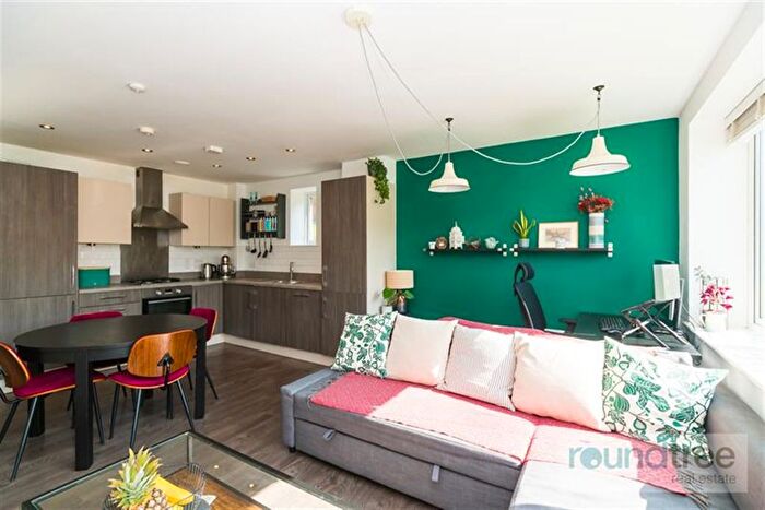2 Bedroom Flat To Rent In Highfield Avenue, Golders Green, NW11