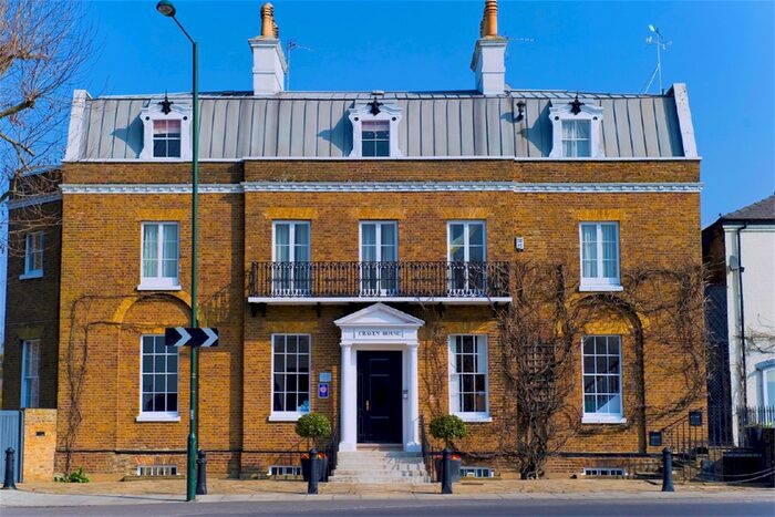 2 Bedroom Flat To Rent In Hampton Court Road, East Molesey, KT8