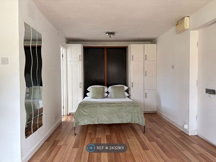 Studio To Rent In Danebridge Crescent, Derby, DE21