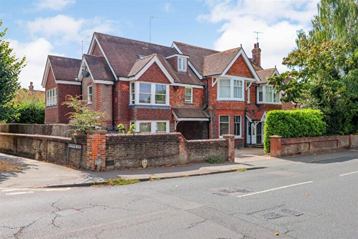 1 Bedroom Flat For Sale In Wimblehurst Road, Horsham, RH12