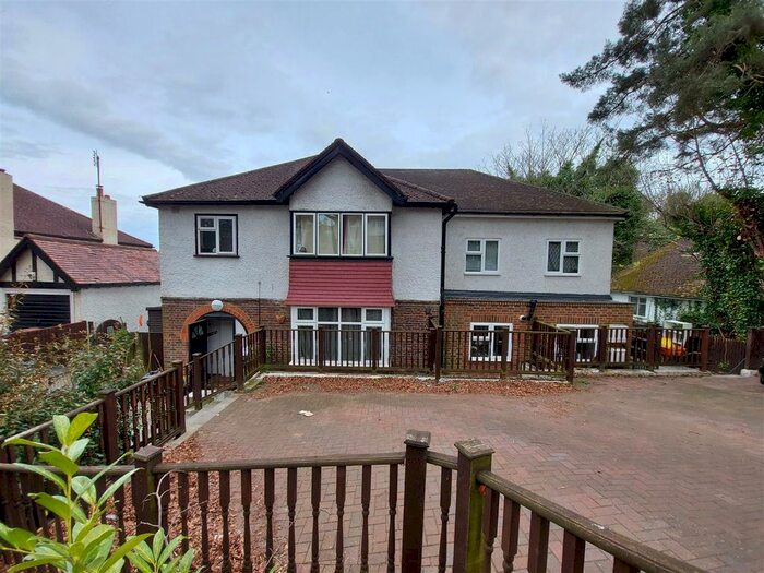 2 Bedroom Flat To Rent In The Drive, Coulsdon, CR5