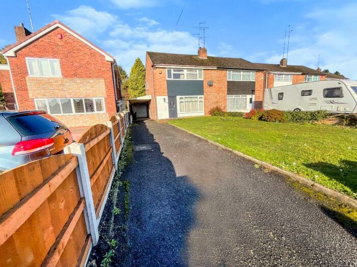 4 Bedroom Semi-Detached House To Rent In Cole Street, Dudley, DY2