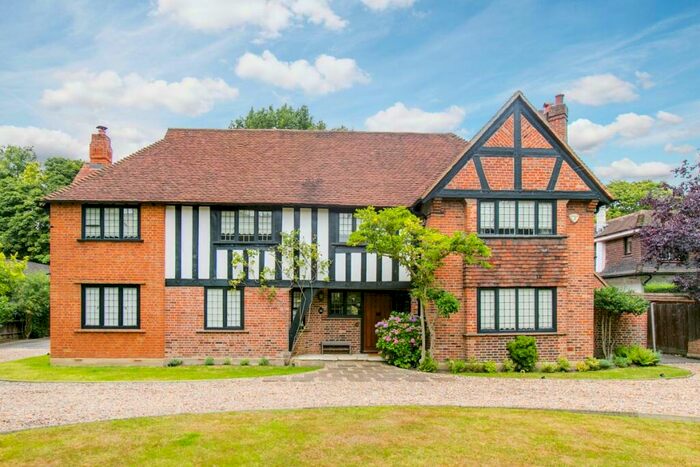 5 Bedroom Detached House To Rent In Fife Road London, SW14